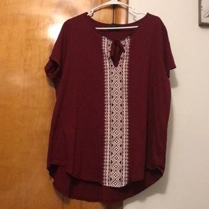 Cute top with curved hem